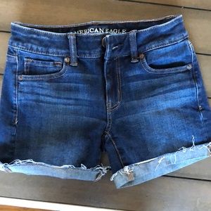 American Eagle dark denim Jean shorts size 0
